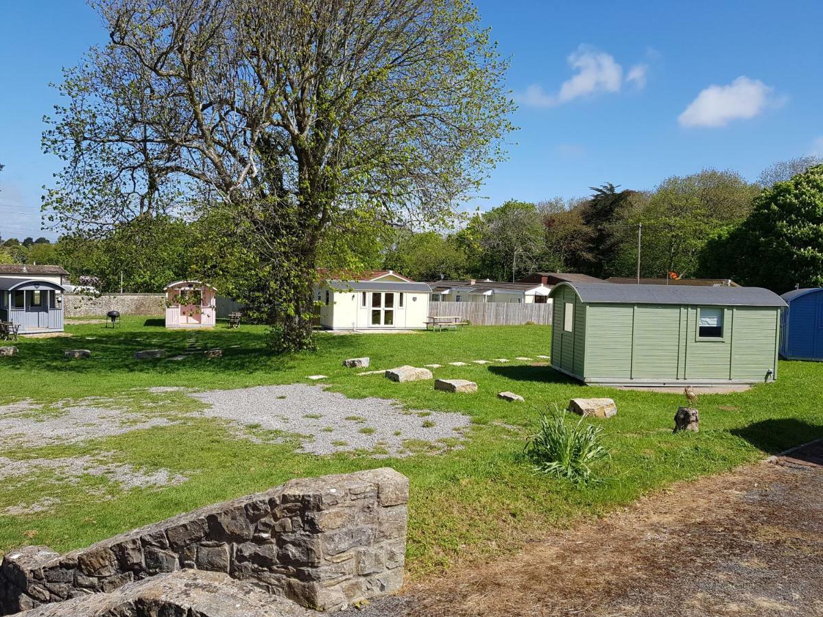 Acorn Camping And Caravan Park คลานท์วิท เมเจอร์ ภายนอก รูปภาพ