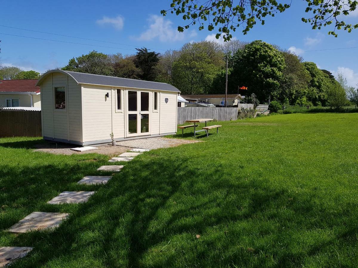 Acorn Camping And Caravan Park คลานท์วิท เมเจอร์ ภายนอก รูปภาพ