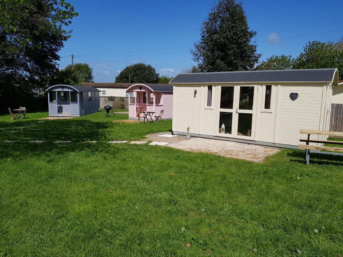 Acorn Camping And Caravan Park คลานท์วิท เมเจอร์ ภายนอก รูปภาพ