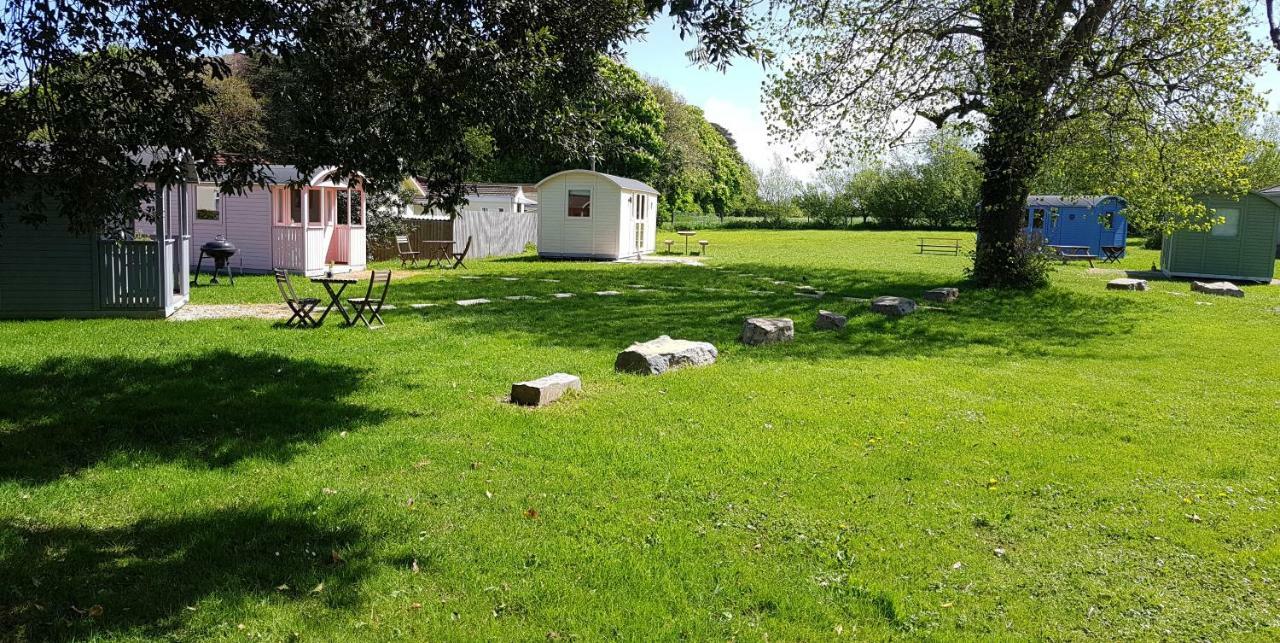 Acorn Camping And Caravan Park คลานท์วิท เมเจอร์ ภายนอก รูปภาพ