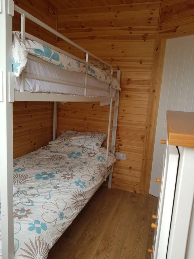 Acorn Camping And Caravan Park คลานท์วิท เมเจอร์ ภายนอก รูปภาพ