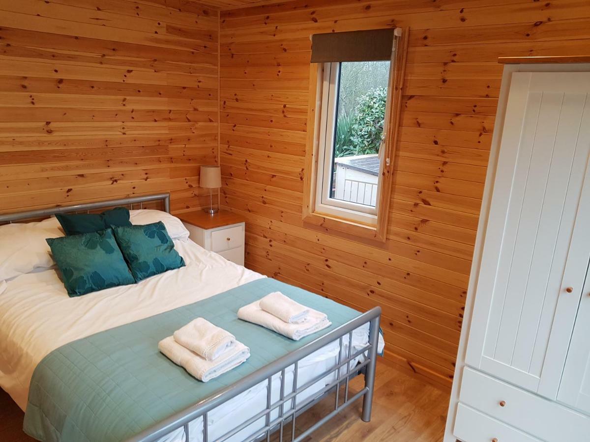 Acorn Camping And Caravan Park คลานท์วิท เมเจอร์ ภายนอก รูปภาพ