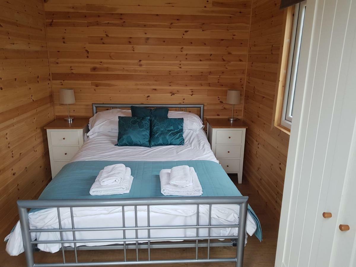 Acorn Camping And Caravan Park คลานท์วิท เมเจอร์ ภายนอก รูปภาพ