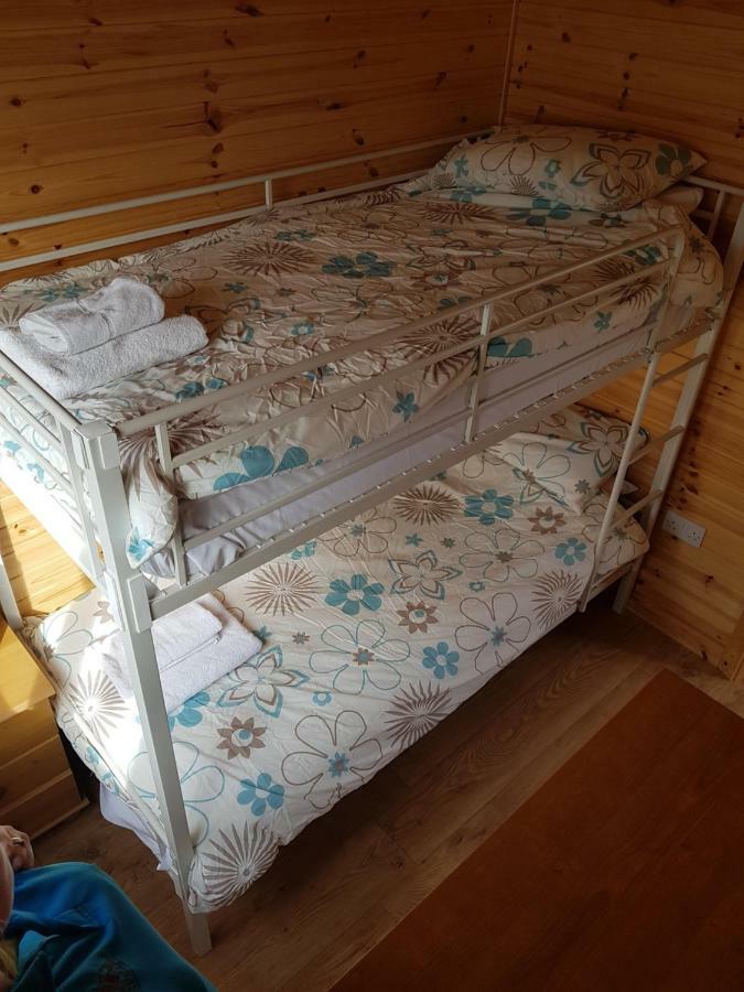 Acorn Camping And Caravan Park คลานท์วิท เมเจอร์ ภายนอก รูปภาพ